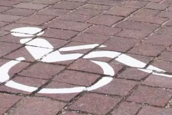 Barrierefreier Eingang zum Rathaus
